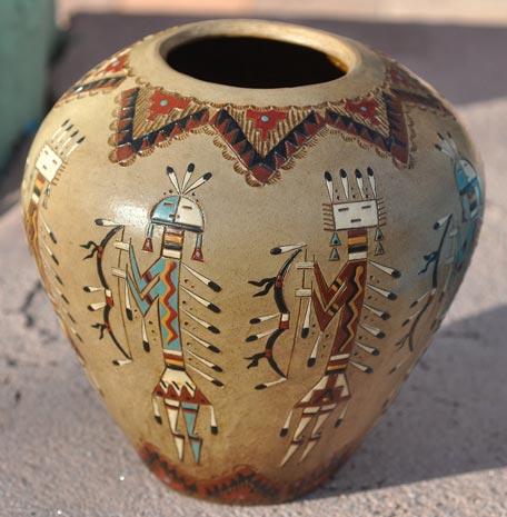 Nancy Chilly | Navajo Pot | Penfield Gallery of Indian Arts | Albuquerque, New Mexico